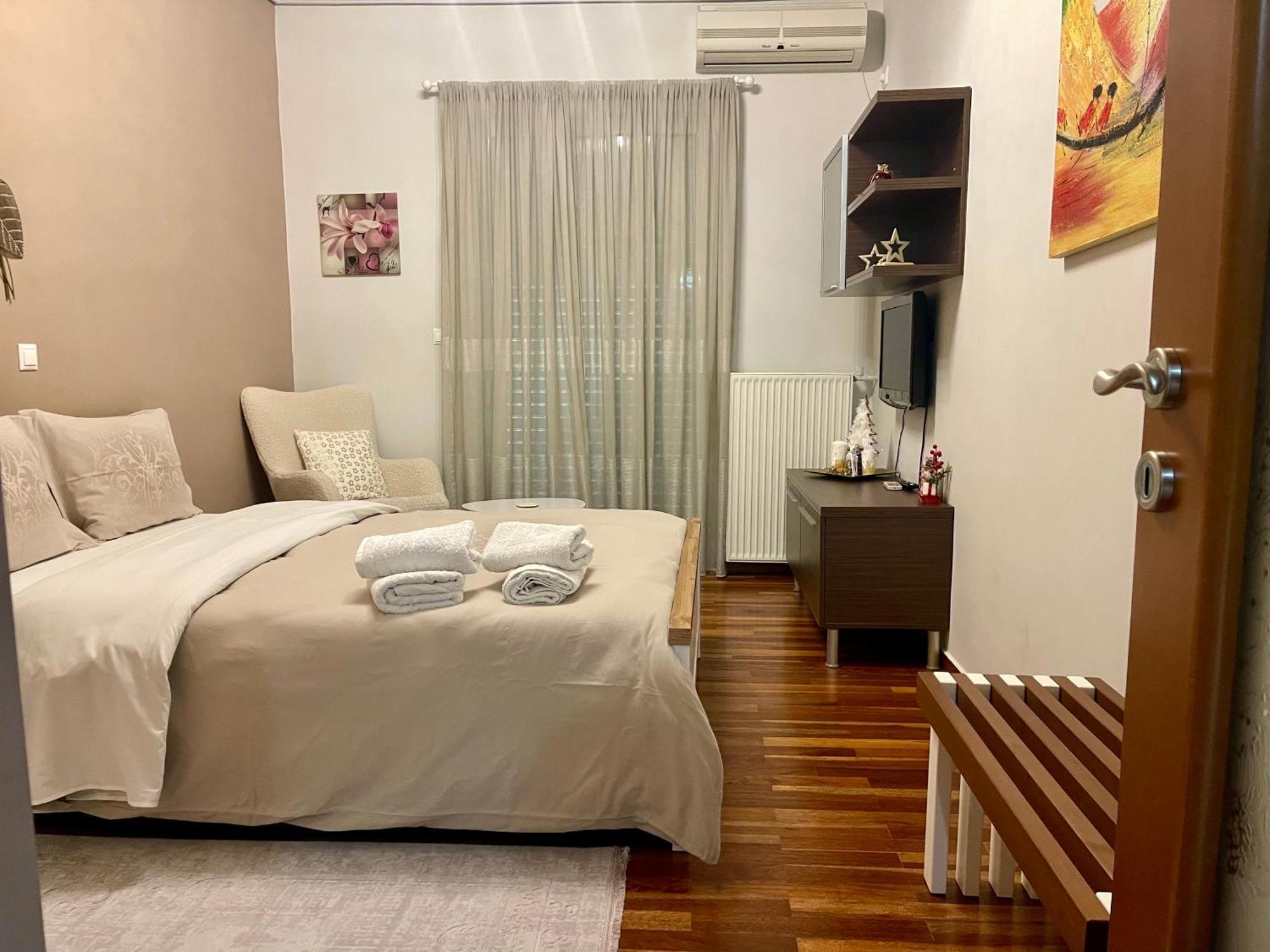 Elegant Downtown Retreat Lejlighed Kalamata Eksteriør billede
